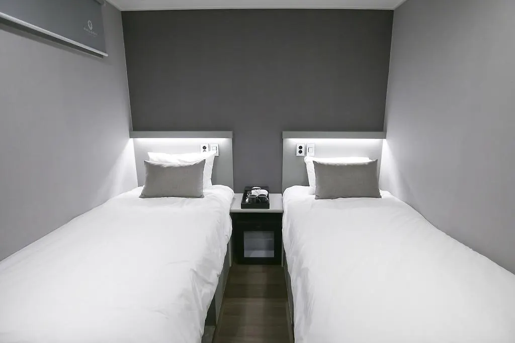 Philstay Myeongdong Station Seul 2*,