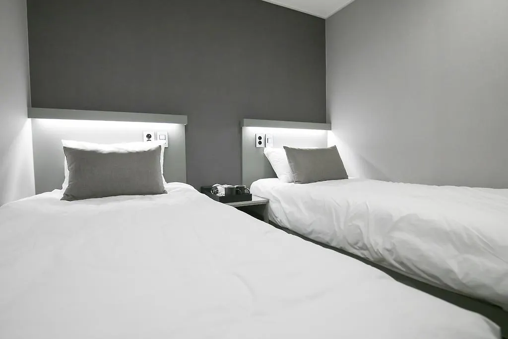 ** Konukevi Philstay Myeongdong Station Seul Güney Kore