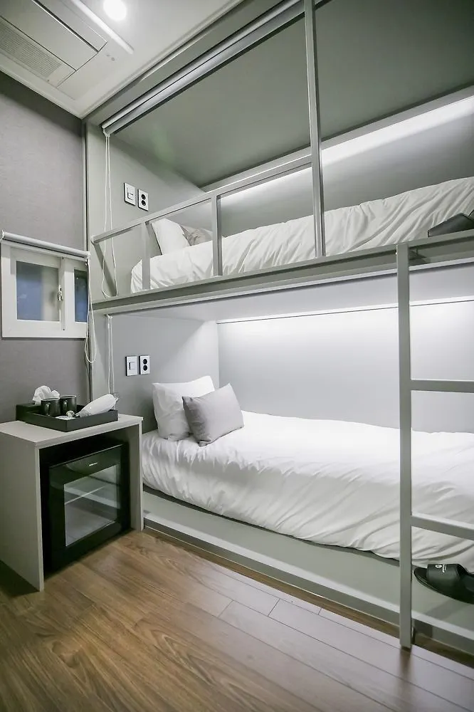 Konukevi Philstay Myeongdong Station Seul
